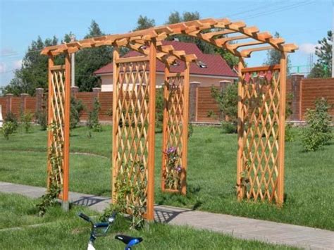 Деревянная арка для сада: купить или сделать своими руками?