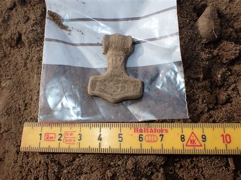Thor’s hammer amulet found in Sweden – The History Blog