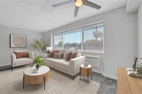 A commuter guide to friendship heights station washington dc today 7