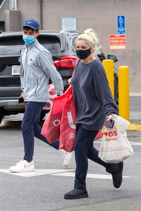 Ariel Winter Braless Boobs Hot Celebs Home