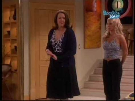 9 Hot Sexy Harriet Sansom Harris Bikini Pics