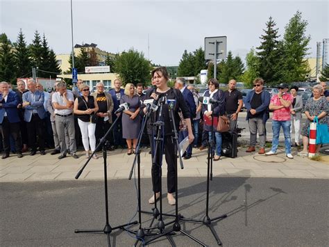 Za Oga Wa Brzyskiego Szpitala Staje W Obronie Odwo Anej Dyrektor