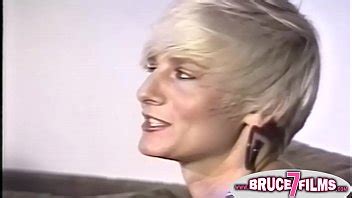 Pezón sujetado 90s lesbo XVIDEOS