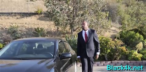 Inviting Hollie Mack Craves For Fuck