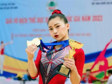 Hot girl thể dục Phạm Như Phương làm xôn xao thể thao Việt Nam Chờ khởi đầu mới