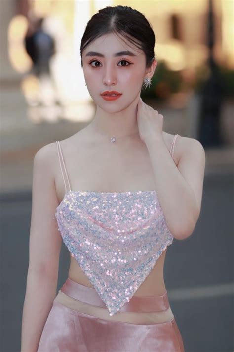 Hot Girl B Nh Tr Ng Tr N N I Ti Ng M T Th I L T X C Kh Ng Ai Nh N Ra Sau N M Nh Ng T Nh Duy N