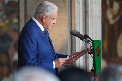 Entre Palacio Nacional Y El Zócalo Las Dos Caras Del Cuarto Informe De Gobierno De Amlo Infobae