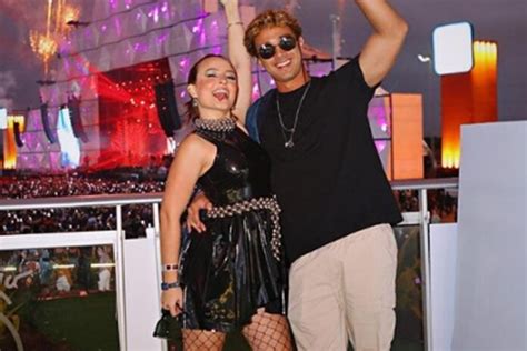 Larissa Manoela Posa Ao Lado Do Namorado E Se Despede Do Rock In Rio