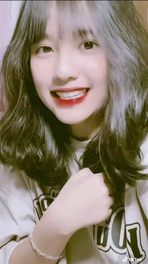 Đốn tim với nụ cười tỏa nắng của Hot Tiktoker Trương Như Huyền GoLive GOLIVE VN