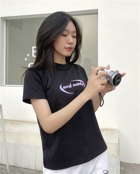 Tranh Th L C O Baby Tee Ang Hot R N R N Ch Em Ghim Ngay Local Brand