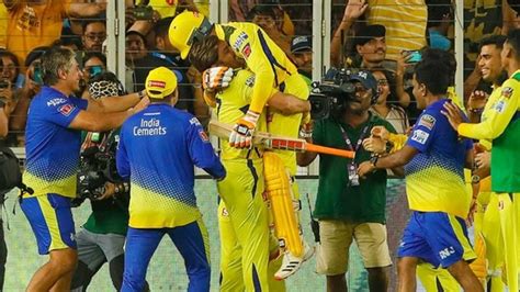 Watch Ms Dhoni Ends Rift Reports With One Of A Kind Gesture For