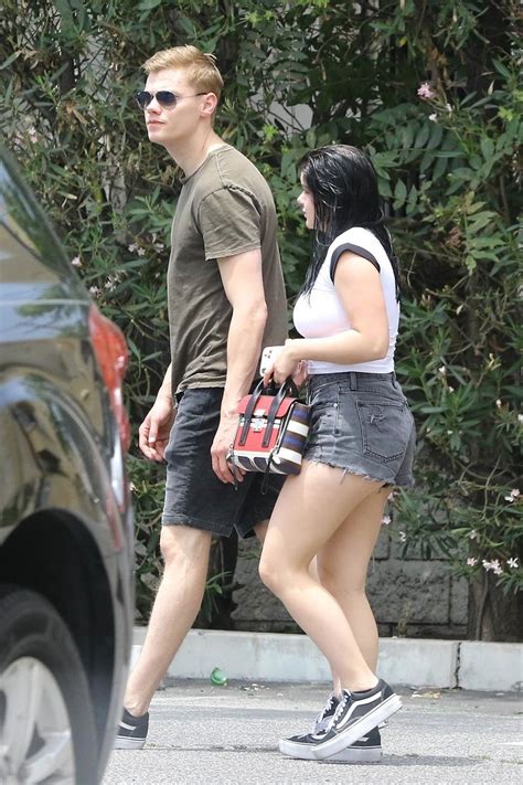 Ariel Winter Busty Braless Hot Celebs Home
