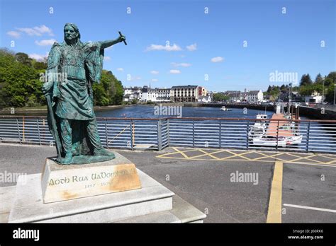 Bronze Statue Red Hugh Odonnell Hi Res Stock Photography And Images Alamy
