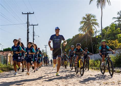 Alunos Da Escolinha De Triathlon De Cascavel CE Se Destacam No