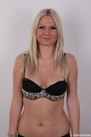 Busty Blonde Babe With Shaved Pussy Participating In Por XXX Dessert