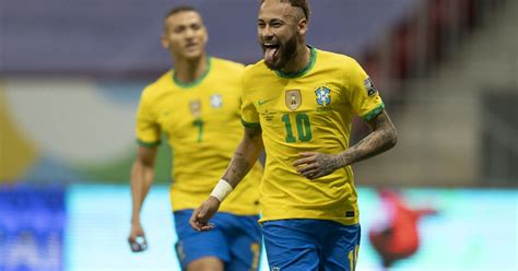 Neymar Está A 10 Gols De Alcançar Pelé Como Maior Artilheiro Da Seleção