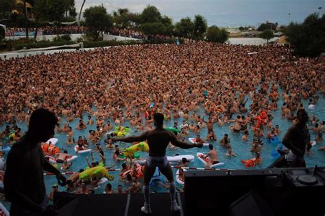 Dos Semanas De Descontrol Y Excesos En La Fiesta Gay M S Extrema Infobae