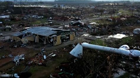 Video Mississippi Tornado Leaves At Least 25 Dead Abc News