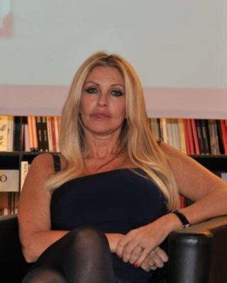 Busty Italian TV Mature Paola Ferrari Porn Pictures XXX Photos Sex