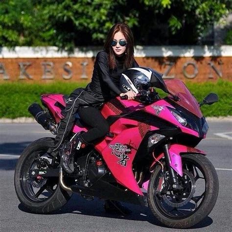 El Encanto De Las Supermotos Y Las Chicas Deslumbrantes Hot News Today
