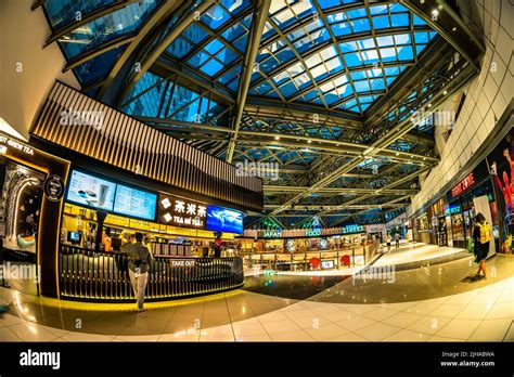 North Atrium Of Suntec City Mall Singapore Stock Photo Alamy