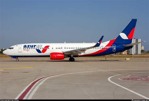 UR AZF Azur Air Ukraine Boeing 737 89L WL Photo By Gerrit Griem ID