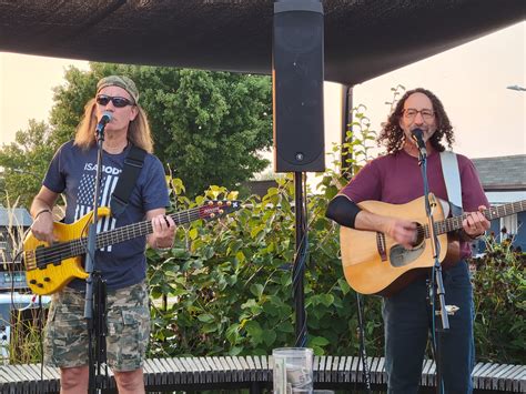 Gordon And Whitlow Live At The Taproom St James Winery