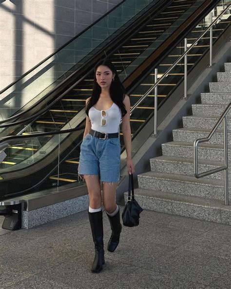 Hot girl triệu followers có nhiều set đồ sexy khoe body như tượng tạc mà không phản cảm