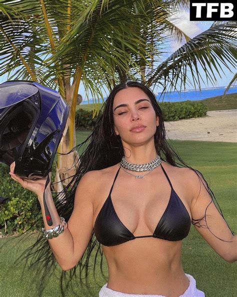 Kim Kardashian Displays Her Big Boobs Nude Butt A New Hot Shoot Photos Thefappening