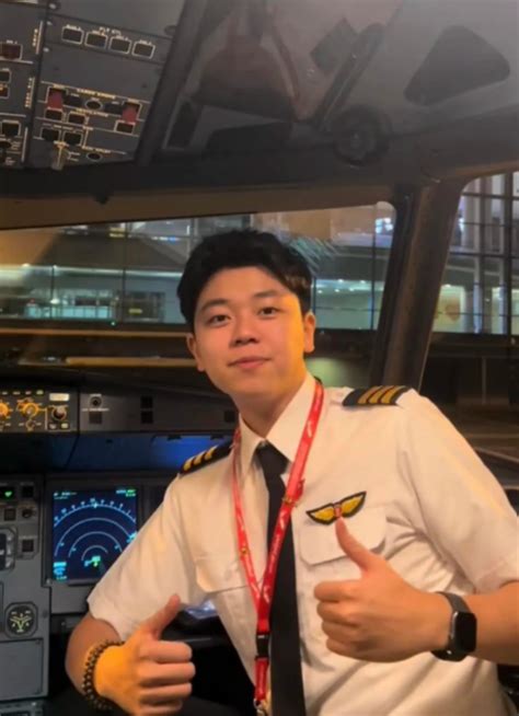 Em trai phi công 2k1 hot nhất mạng xã hội Vẫn còn ế vì bay nhiều