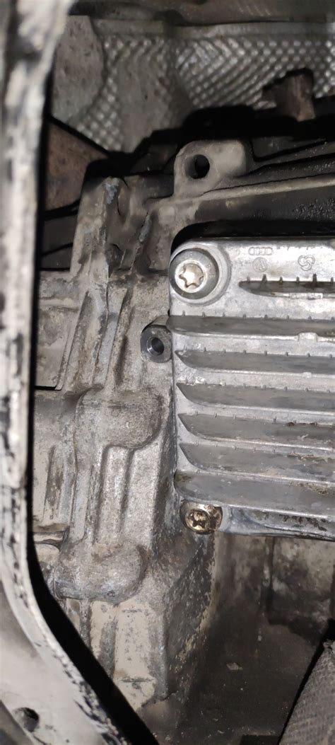 Дренажное отверстие в коробке — Audi A6 (C7), 2 л, 2013 года ...