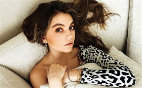 Sofía Castro luce mini bikini blanco Fama