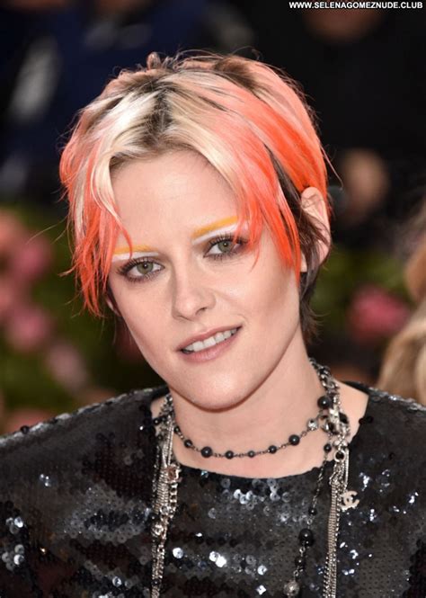 Kristen Stewart Celebrity Beautiful Babe Sexy Posing Hot Famous And Uncensored