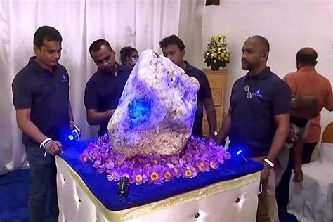 Srilanka Unveils World S Biggest Blue Sapphire Stone World News