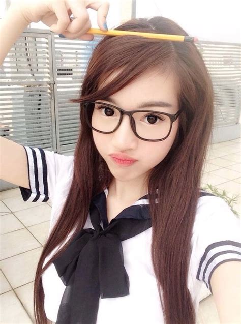 Elly Trần Từ hot girl tới bà mẹ con gợi cảm bậc nhất showbiz Việt