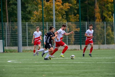 IV liga ŁKS 1926 Łomża wrócił na czoło tabeli Wigry Suwałki znów