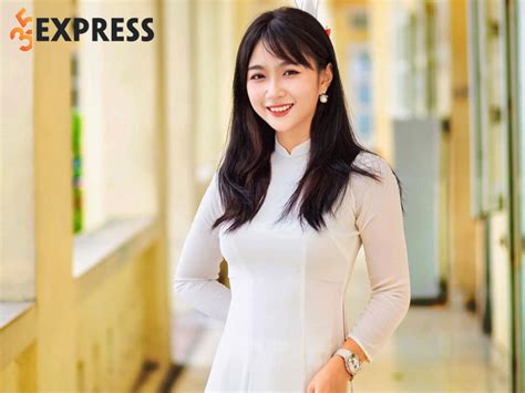 Hot girl Hoàng Minh Châu là ai Nàng thơ cổ vũ tuyển Anh xinh xắn vui vẻ