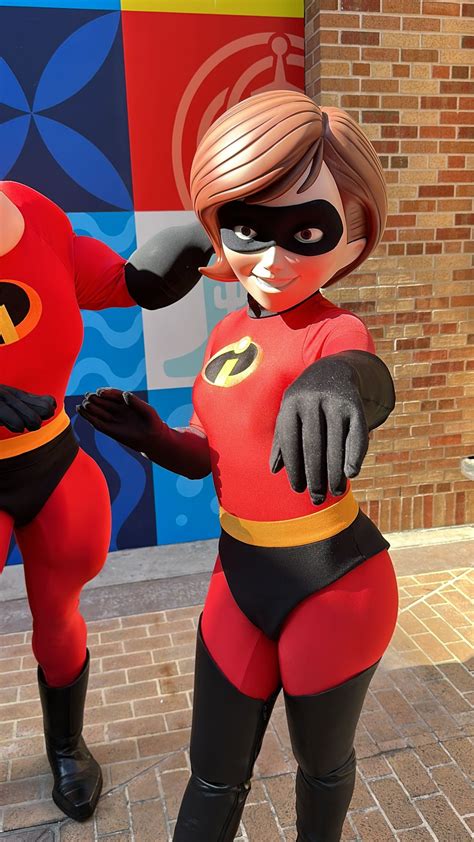 Mr. & Mrs. Incredible Spotted at Disney's Hollywood Studios Today