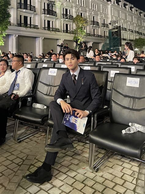 Hot Boy Nh Th P Kh Ng Thua K M T I T I N Nh Hong Kong L M C Ng Vi C C Ng M T L C T