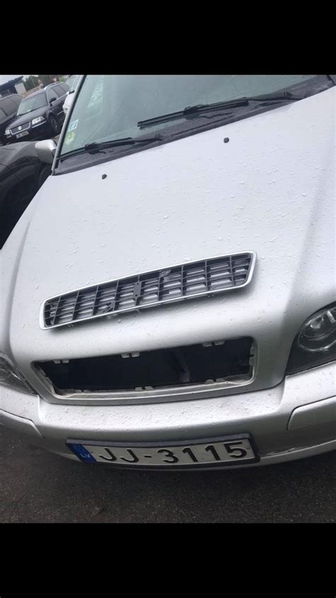 Рестайл решетка на трактор — Volvo V40 (1G), 1,9 л, 2003 года ...