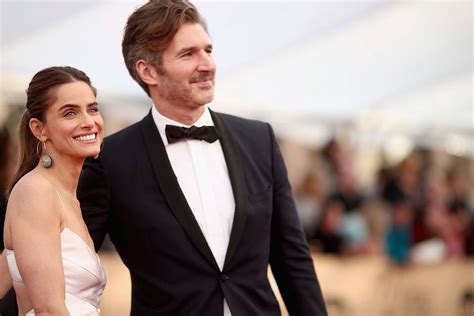 Who is Amanda Peet married to? Learn all about her husband and family