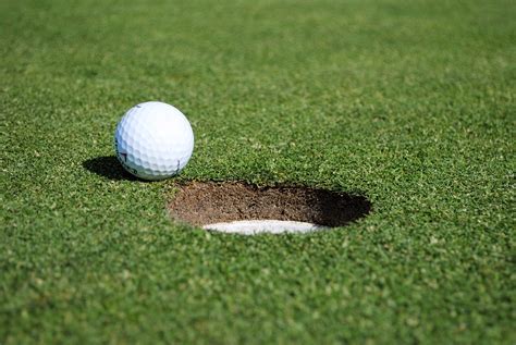 How Big Is A Golf Hole Fore Putt Golf