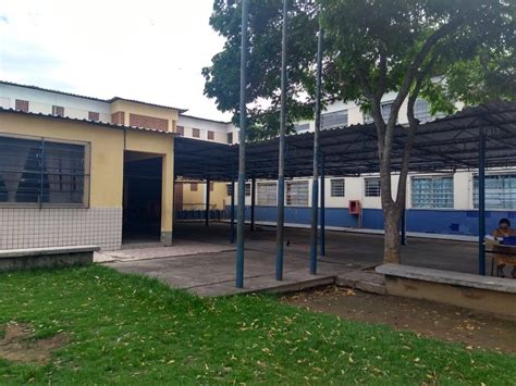 Escola Municipal Helton Alvares Veloso De Castro - Escola Municipal Castro Alves