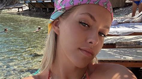 3 Hot Sexy Elena Stojcevski Bikini Pics