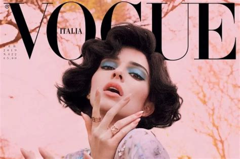Kendall Jenner Bares Her Bum As She Goes Completely Naked For Vogue Italia The Mirror