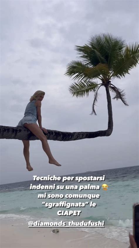 Per Michelle Hunziker Lestate Gi Arrivata Le Foto Tra Bikini E Costumi Con Le Spalline Di Tulle