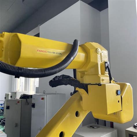 Fanuc M 20ia Robots With R30ib Controller Injection Molding Robots