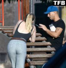 Amber Heard Sexy Seen Showing Off Her Hot Ass Wearing Jeans In Palma De Mallorca Aznude