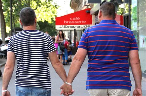 Homophobie Pour la première fois jai pris des coups parce que jétais gay Le Parisien