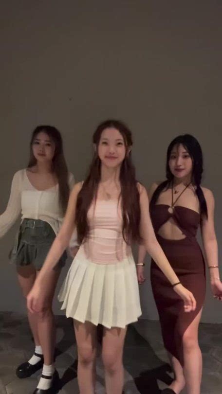 Out Cny Visiting You See Your 3 Slutty Cousins Teasing Their Ass Sgcutiepatooties On Tumblr